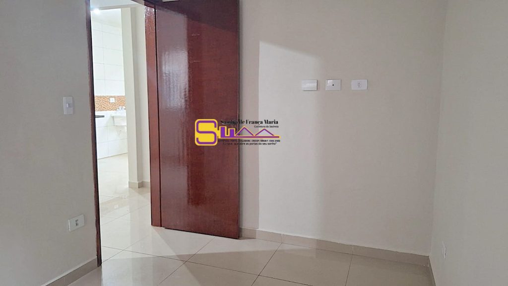 Casa Sobreposta em Condomínio à Venda na Mirim em Praia Grande