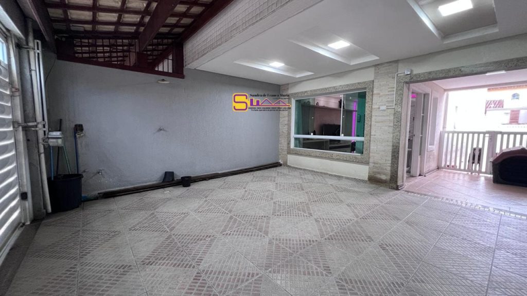 Triplex Sobrado 4 Dormitorios 2 Suites Aluga Caiçara praia Grande
