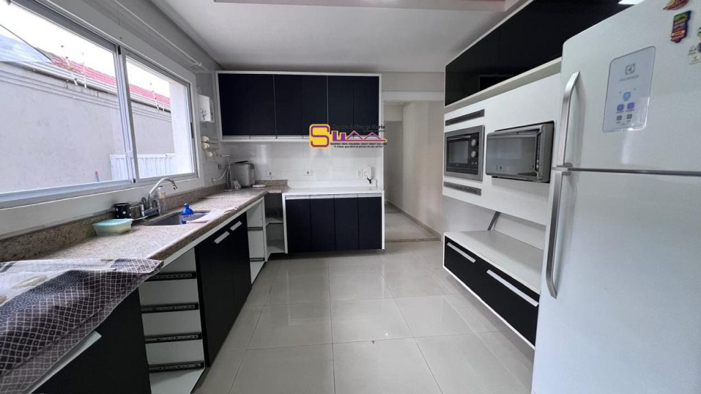 Triplex Sobrado 4 Dormitorios 2 Suites Aluga Caiçara praia Grande