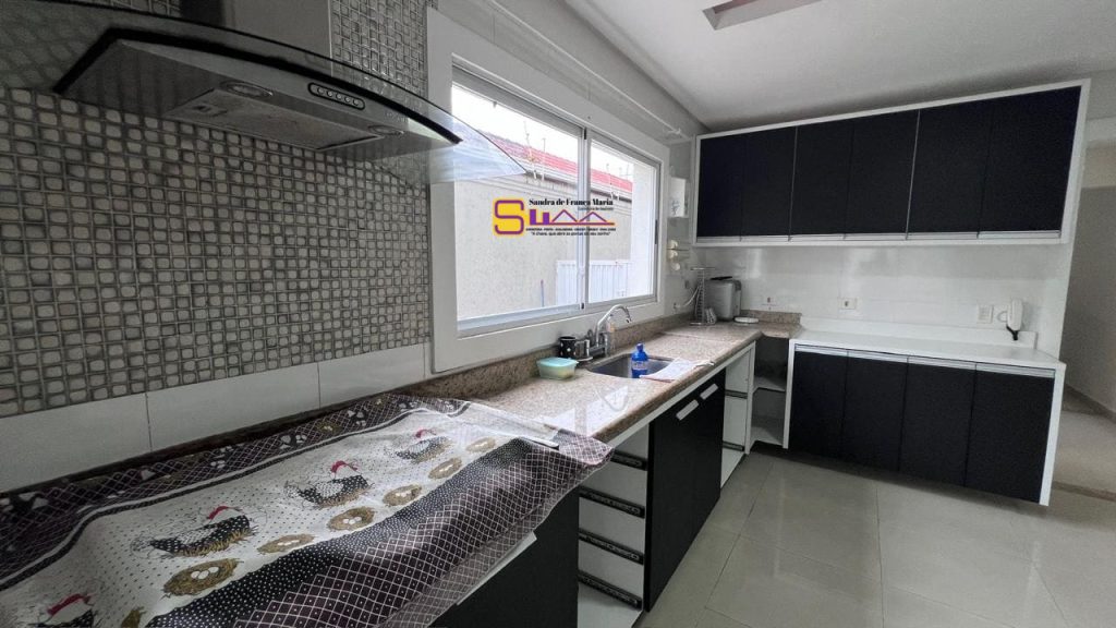 Triplex Sobrado 4 Dormitorios 2 Suites Aluga Caiçara praia Grande
