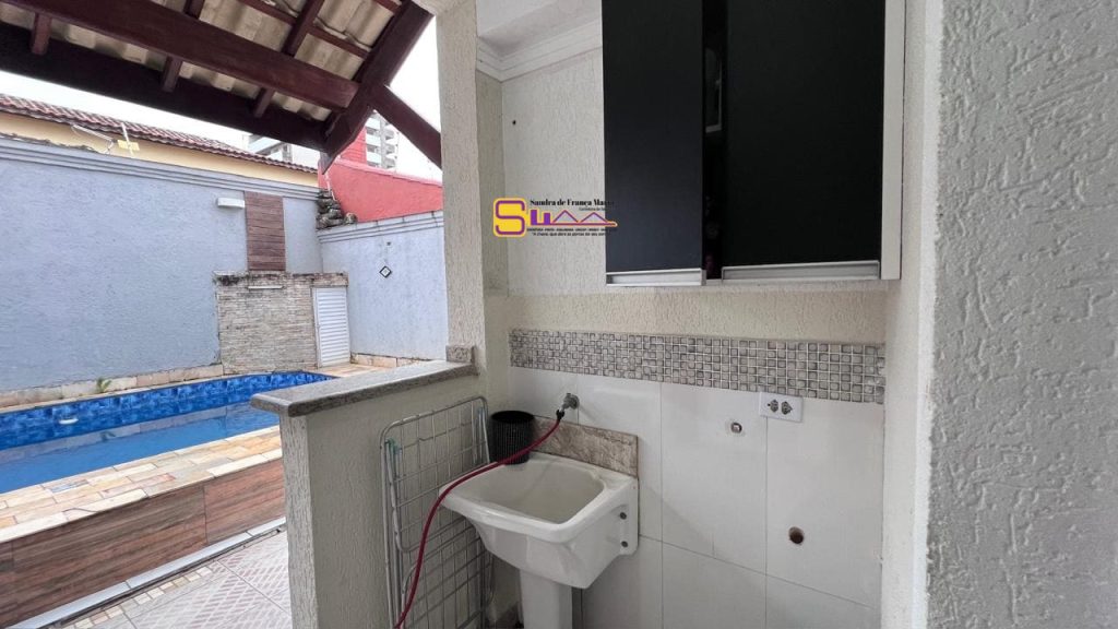 Triplex Sobrado 4 Dormitorios 2 Suites Aluga Caiçara praia Grande